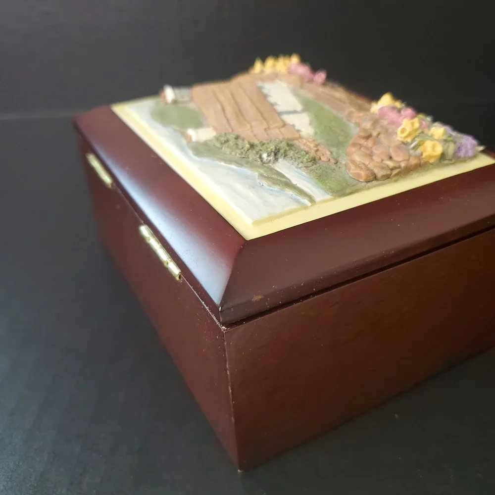 Gift Of Sound 3D Musical Jewelry Box Cottage Garden Jean Everett Minor Flaws